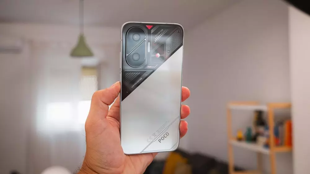 poco f7