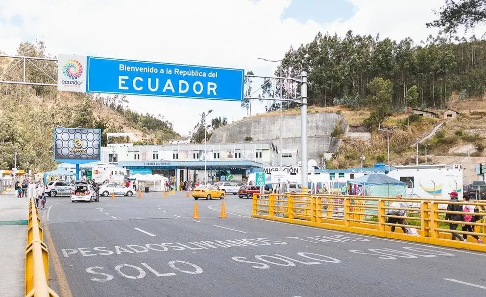 emigrar colombia ecuador